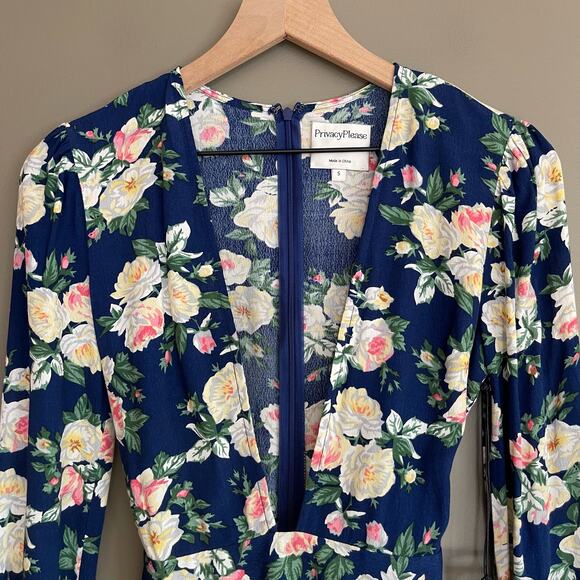 NWT Privacy Please Concord Romper Navy Blue Floral Size‎ Small Deep V-neck Sexy - Picture 8 of 16